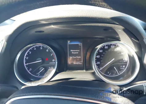 2020 Toyota Camry Le z USA, uszkodzony, nr VIN 4T1C11AK6LU987163